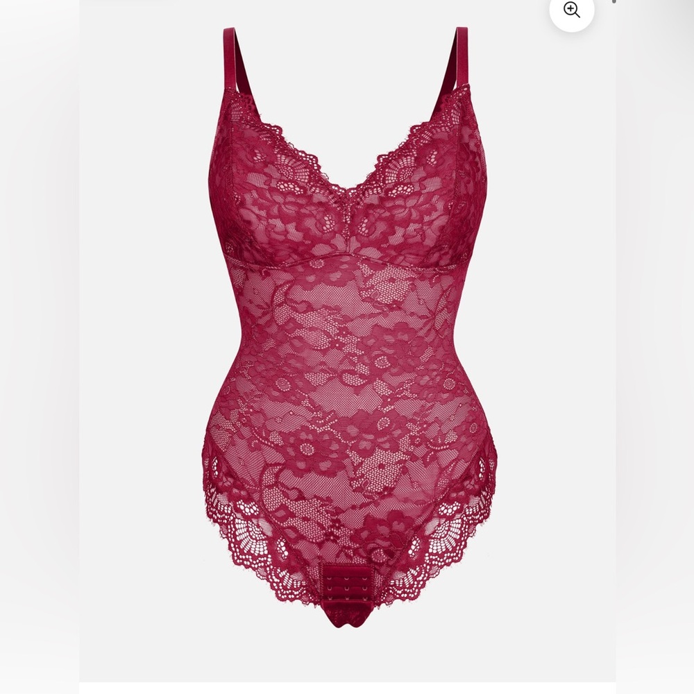 NWT FEELINGIRL LACE V NECK FULL BODYSUIT XL